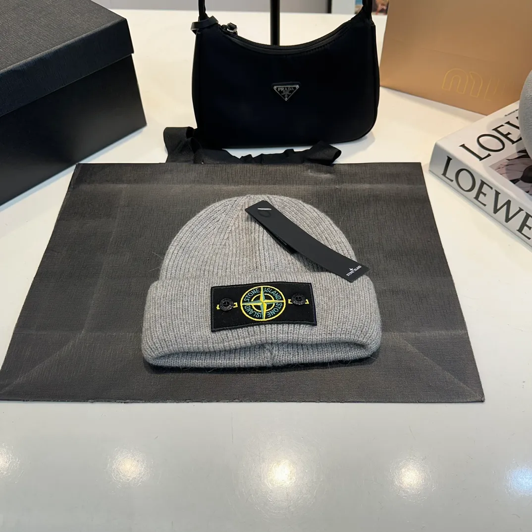 P60 Trendy brand Stone Island STONE classic popular cashmere wool knitted hat New autumn and winter cashmere woolen hat, men and women cold hat, Little Red Riding Hood popular style